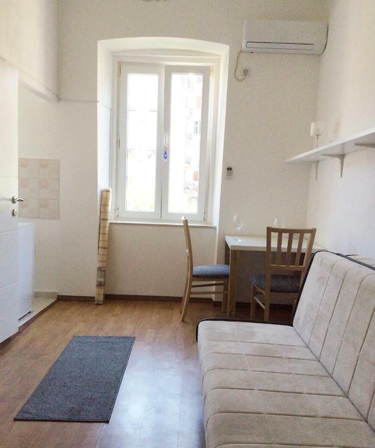 Studio Apartman Klara Apartment Рийека Екстериор снимка